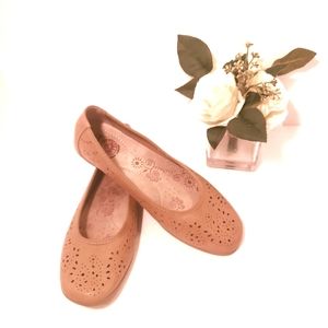 Earth Spirit gelron 2000 women's perforated ballet flats Size 7.5